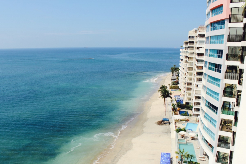 chambre-hote-VARAGES-min_beach_ocean_shore_hotel_palm_tree-33726